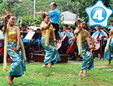 Thai youths woo crowd at Penang festival